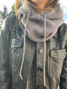 Cagoule en maille côtelée Gris